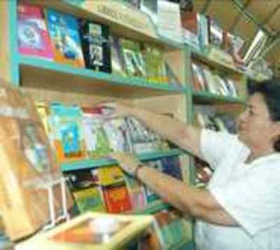 Robaron librería, pero ni tocaron los libros - Paraguay.com