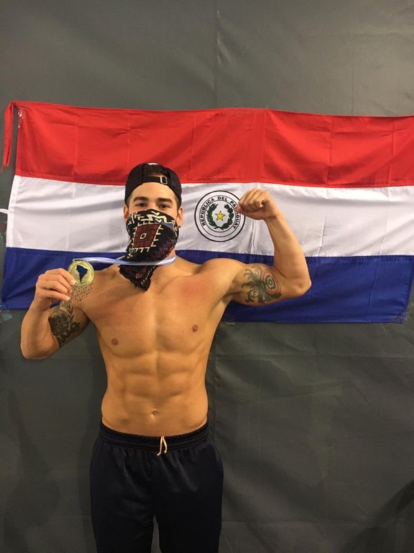 Renato Prono gana el oro en el Sudamericano de natación