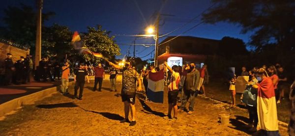 Escrachan nuevamente al diputado Tadeo Rojas en Areguá - Nacionales - ABC Color