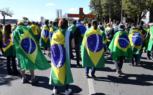 Brasil registró récord diario de contagios por Covid-19 al superar los 90.500