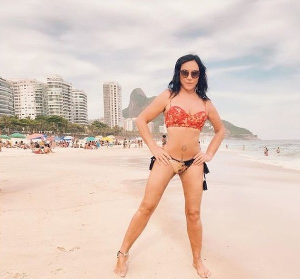 Crónica / ¡Opa la vy’a! Zuni Castiñeira ya no se sacará fotos en la playa