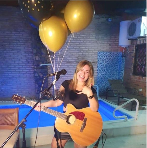 Crónica / Asadacho y musiqueada por su cumple