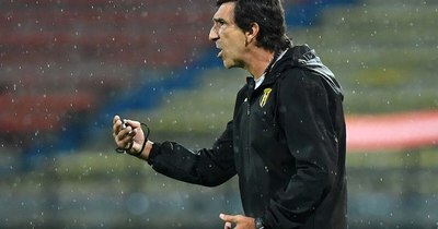 La Nación / Respaldo total para el entrenador Costas