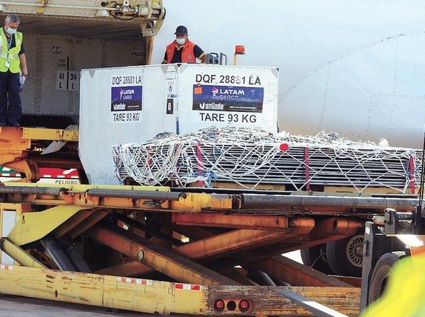 Crónica / De a puchito van llegando vacunas