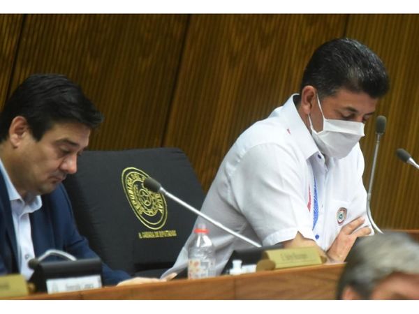 Ríos insiste con suspender el pago de la deuda pública