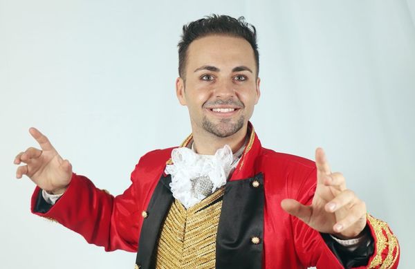 Un “showman” se suma a la cartelera teatral - Espectáculos - ABC Color