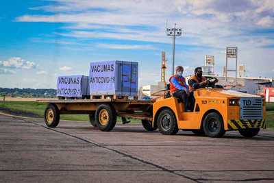 Nuevo lote de vacunas permitirá llegar al 90% del personal de blanco inmunizado