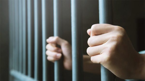 Un hombre es condenado a 10 años de prisión por abusar de tres menores
