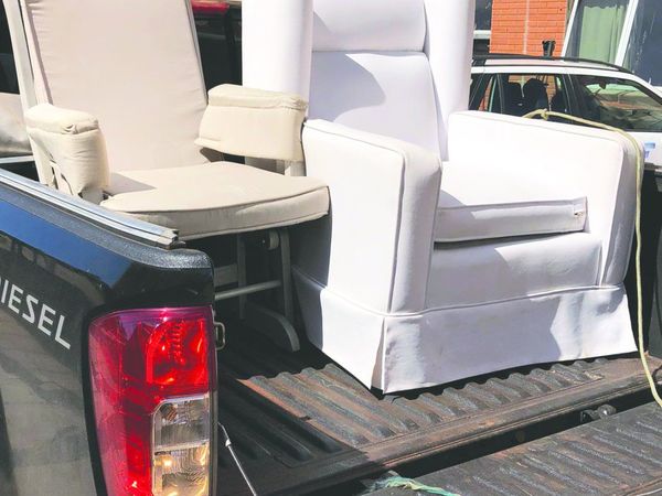 Donan 120 sillones y catres para pacientes sin camas