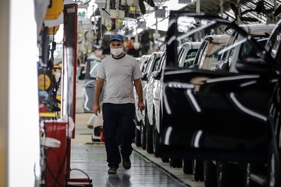 Argentina avizora mejora del sector automotriz, con 75 % más de producción - MarketData