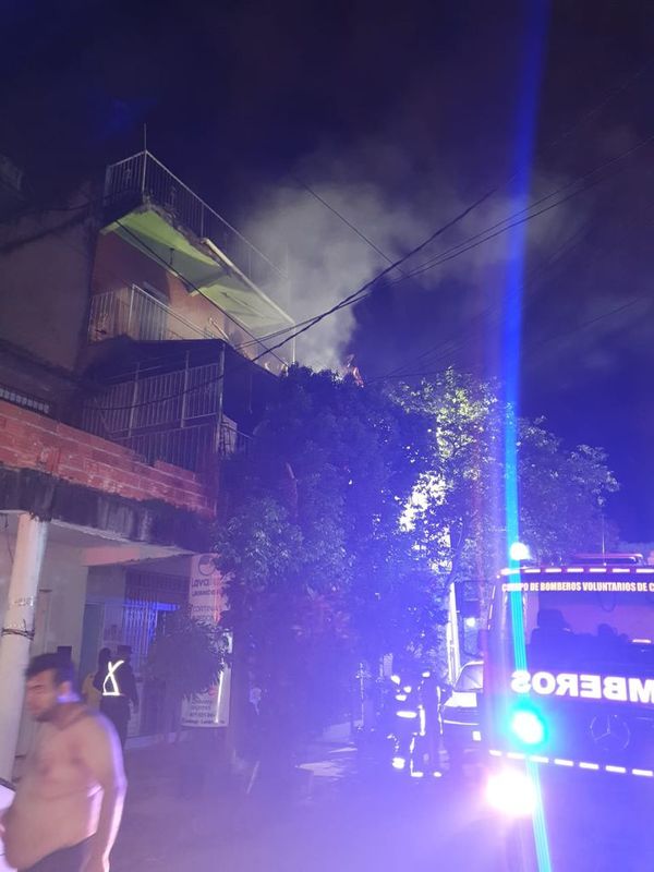 Incendio en edificio de zona céntrica de CDE - ABC en el Este - ABC Color