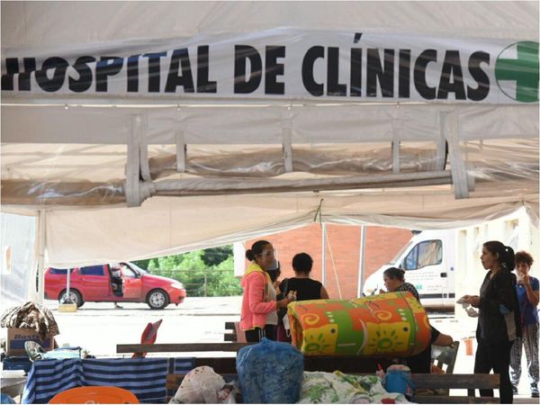 "Estamos desbordados", lamenta director de Clínicas