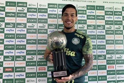 La conceptual respuesta de Gómez a una hincha de Palmeiras que se graduó