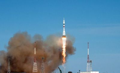 Rusia aplaza puesta en órbita de 38 satélites extranjeros - Tecnología - ABC Color