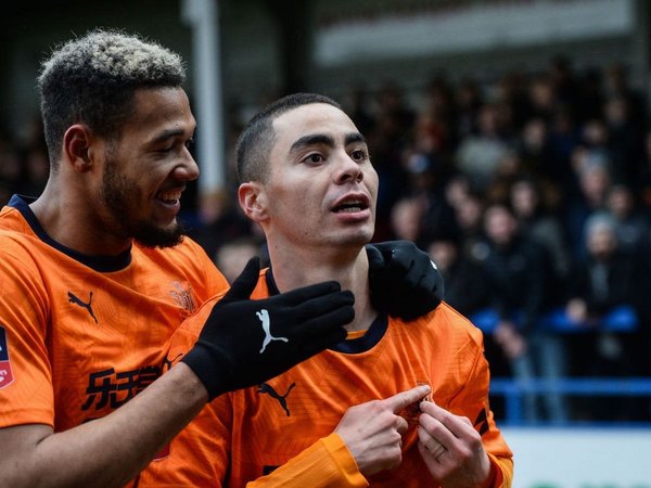 Nolberto Solano cree que Almirón y Joelinton son víctimas del DT