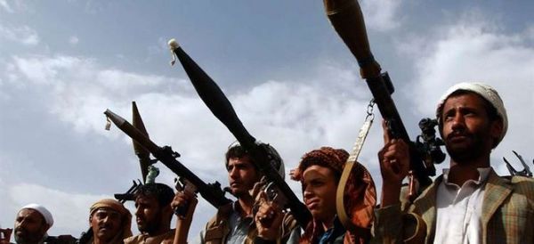 Ataques aéreos de la coalición saudí contra el avance de los rebeldes en Yemen