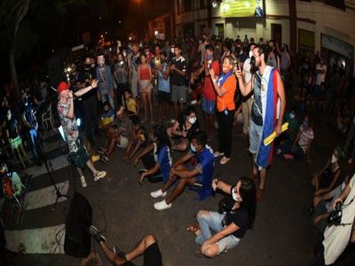 Convocan a nueva manifestación el lunes contra el Gobierno - Noticiero Paraguay