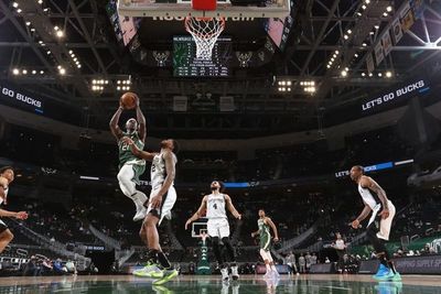 Un Antetokounmpo demoledor asegura el triunfo de los Bucks ante Spurs - Básquetbol - ABC Color