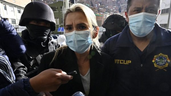 La Justicia de Bolivia decidió mantener por seis meses la detención contra la ex presidenta Áñez | Ñanduti