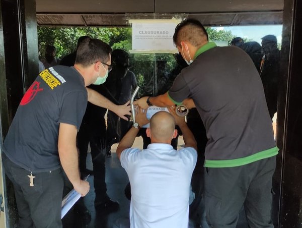 Clausuran Santo Boteco por polución sonora y falta de patente comercial - La Clave