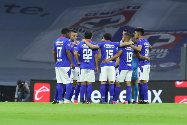 Con Aguilar y Escobar de titulares, Cruz Azul sigue imparable en México