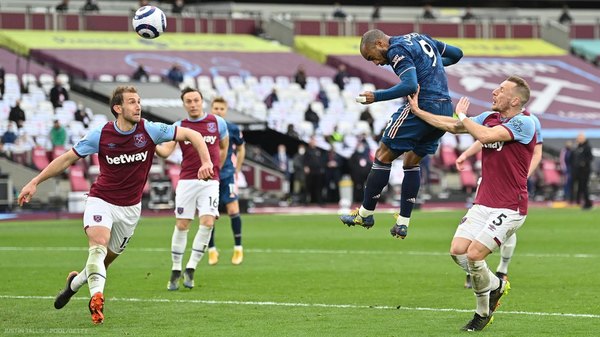 El West Ham de Balbuena dejó escapar una ventaja de tres goles y casi pierde
