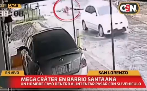 Cayó en un bache y su vehículo continuó sin conductor » San Lorenzo PY