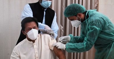 La Nación / Primer ministro de Pakistán contrae COVID-19 tras recibir vacuna china
