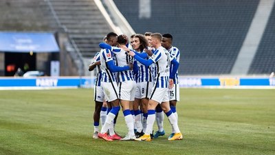 Con Alderete en el banco, Hertha toma y golea al Bayer Leverkusen