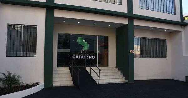 La Nación / Capadei y escribanos reclaman al Gobierno fin a la burocracia para certificados catastrales