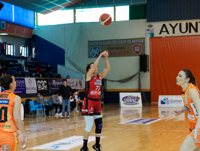 Paola Ferrari brilla en la categórica victoria de Spar Girona