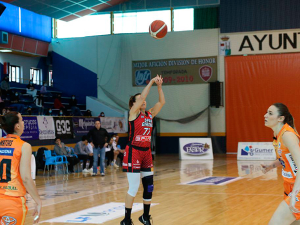 Paola Ferrari brilla en la categórica victoria de Spar Girona