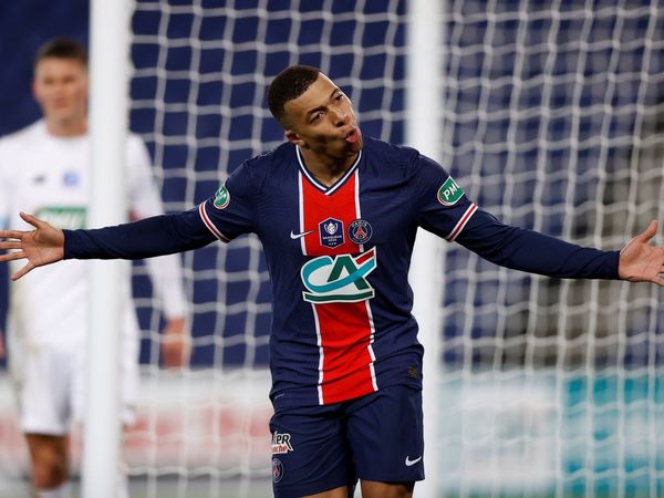Mbappé pone líder al PSG en el regreso de Neymar
