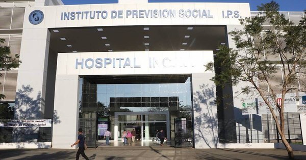La Nación / Desalojan a familiares de pacientes del IPS