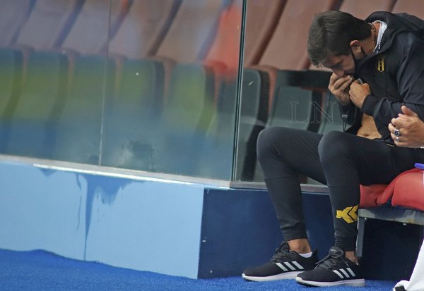 El árbitro “sacó del partido” a Guaraní, asegura Costas