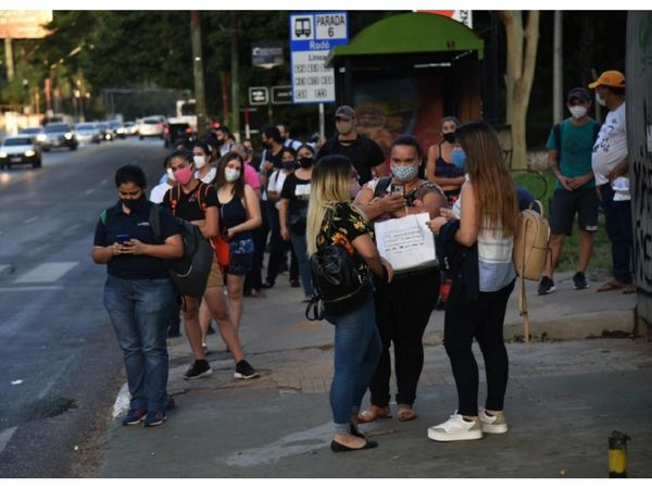 Transportistas niegan regulada de buses y hablan de crisis
