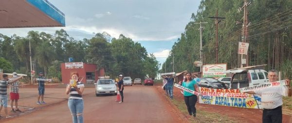 Pobladores del Km. 9 Acaray exigen asfalto