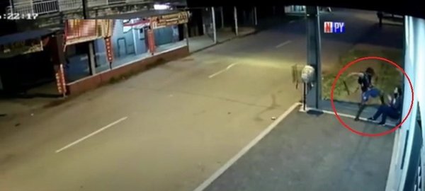 Asaltan con un machete a una mujer en Ñemby | Noticias Paraguay