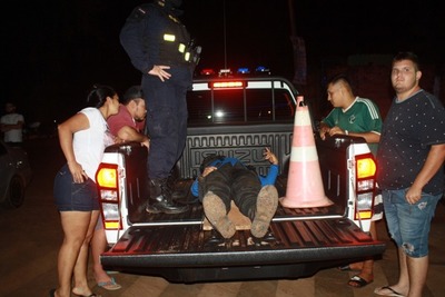 Hieren al guardia y a playera de surtidor durante violento asalto - La Clave