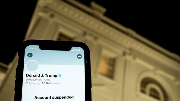 Asesor de Donald Trump anuncia su regreso a las redes sociales con plataforma propia que “redefinirá completamente el jue