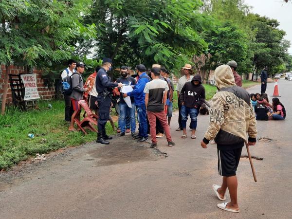 Indígenas se manifiestan frente a la vivienda de Edgar Olmedo – Prensa 5