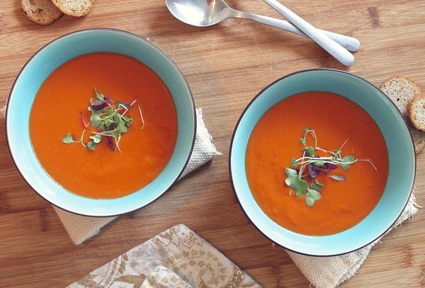 Esta receta de sopa de zanahoria es ideal para tu vista y piel