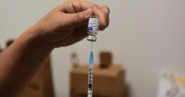 La Nación / Mañana se iniciará la vacunación de profesionales de salud con dosis de AstraZeneca