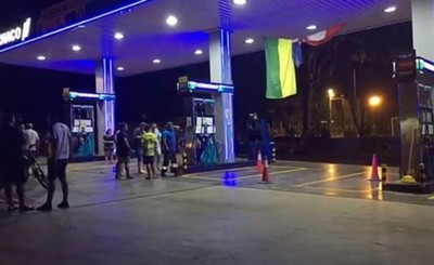 Asaltantes balean a guardia y playera de estación de servicios