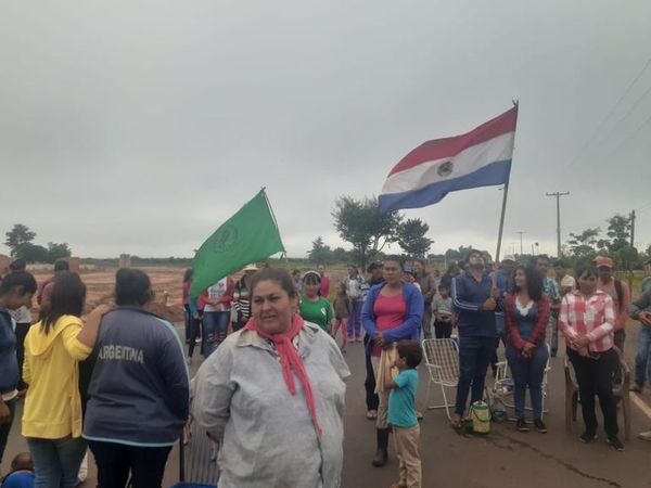 Reactivan manifestación contra Abdo y Velázquez en Canindeyú - Nacionales - ABC Color
