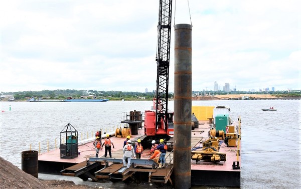 Puente Héroes del Chaco: colocan primeros pilotes en el río Paraguay | .::Agencia IP::.