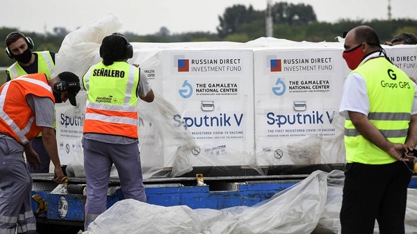 Argentina recibe 500.000 dosis de la Sputnik V desde Moscú