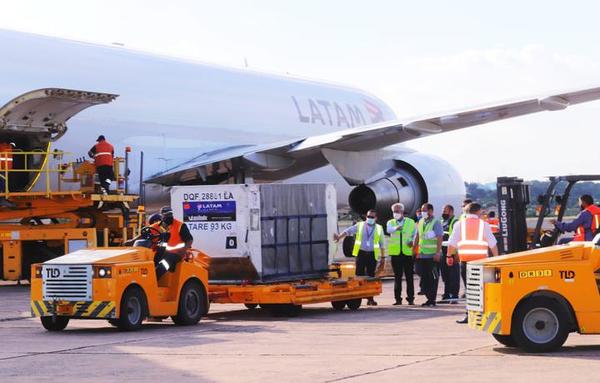 Salud: OPS asegura que a fines de marzo llegarían 64 mil dosis de vacunas vía Covax