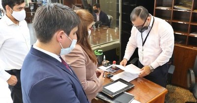 La Nación / Presentan pedido de pérdida de investidura contra Sixto Pereira