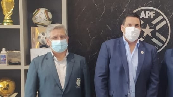 Gobernador entregó aporte la organización del Campeonato Nacional de Futsal - Noticiero Paraguay